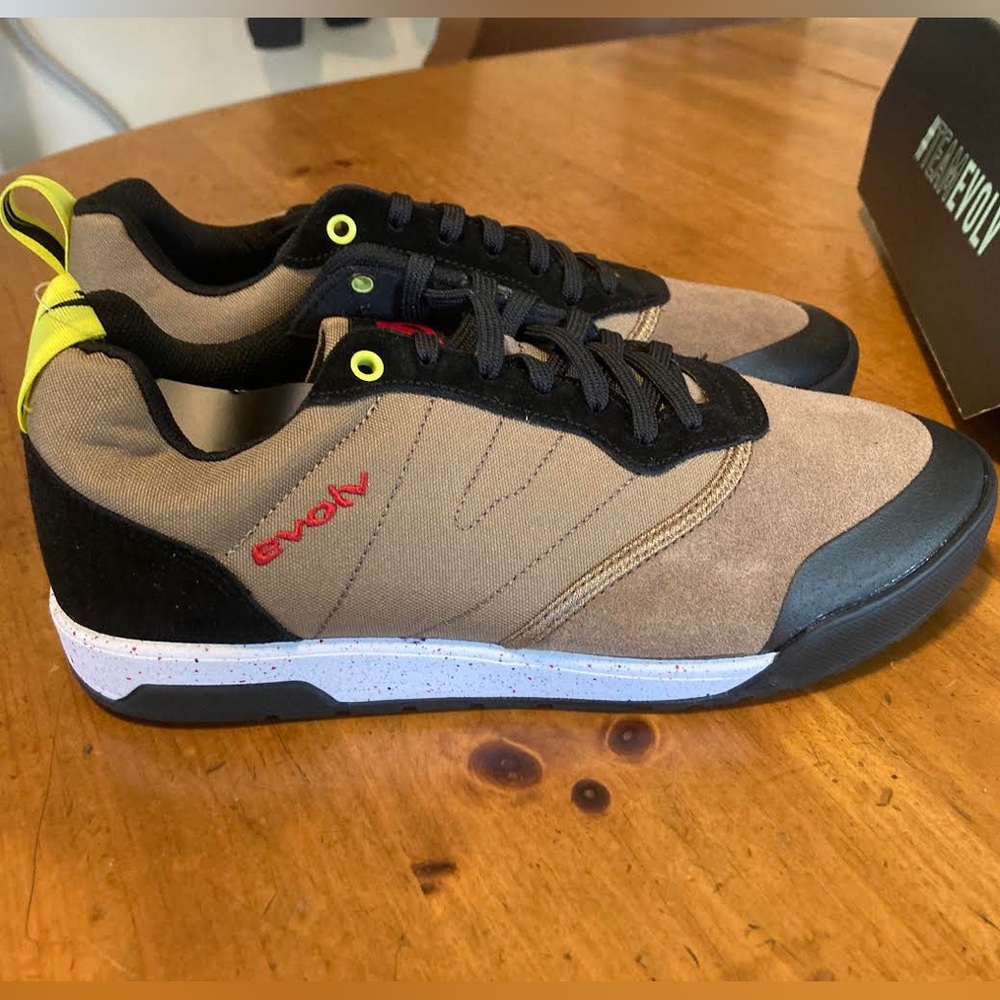 NEW Evolv Rebel approach shoes 9.5 men’s